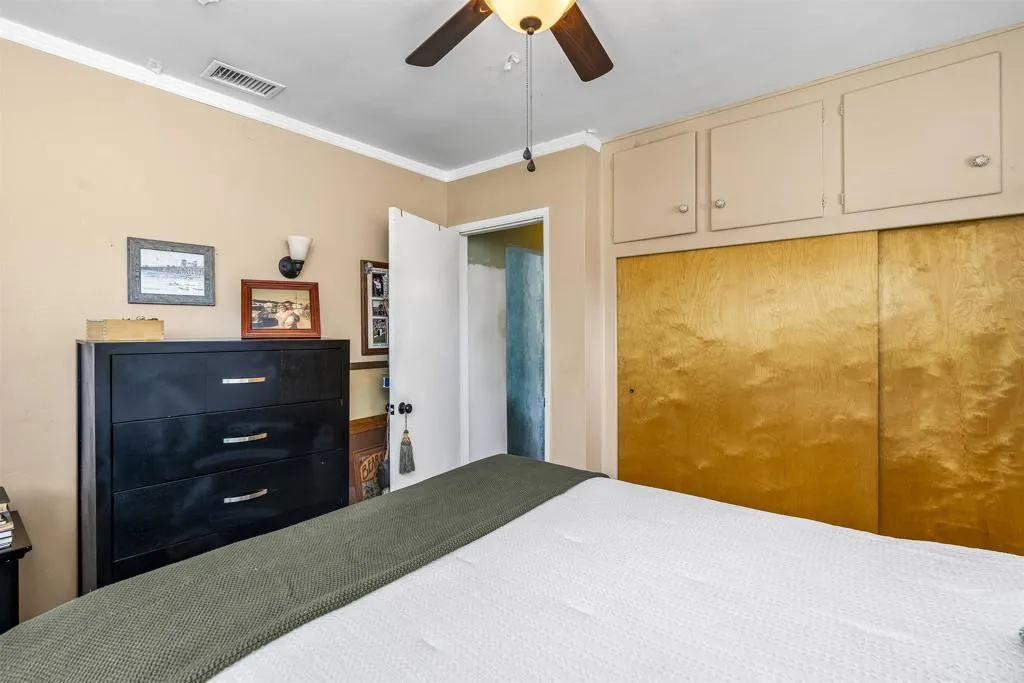 https://cdn.realtyfeed.com/cdn/127/306710307/8c337c647496574adbb3b0eee57d3817.webp