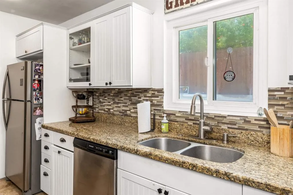 https://cdn.realtyfeed.com/cdn/127/306710307/f2894727e2d3c7fcfcd2223d477f2941.webp
