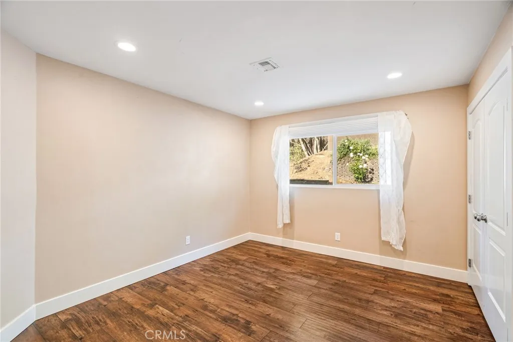 https://cdn.realtyfeed.com/cdn/127/306710354/28e6cd641957e3d82ffea3c044dacd95.webp