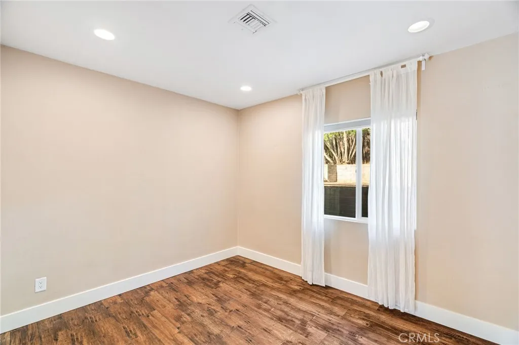 https://cdn.realtyfeed.com/cdn/127/306710354/4e8b5554810e88871ae60984925618e9.webp
