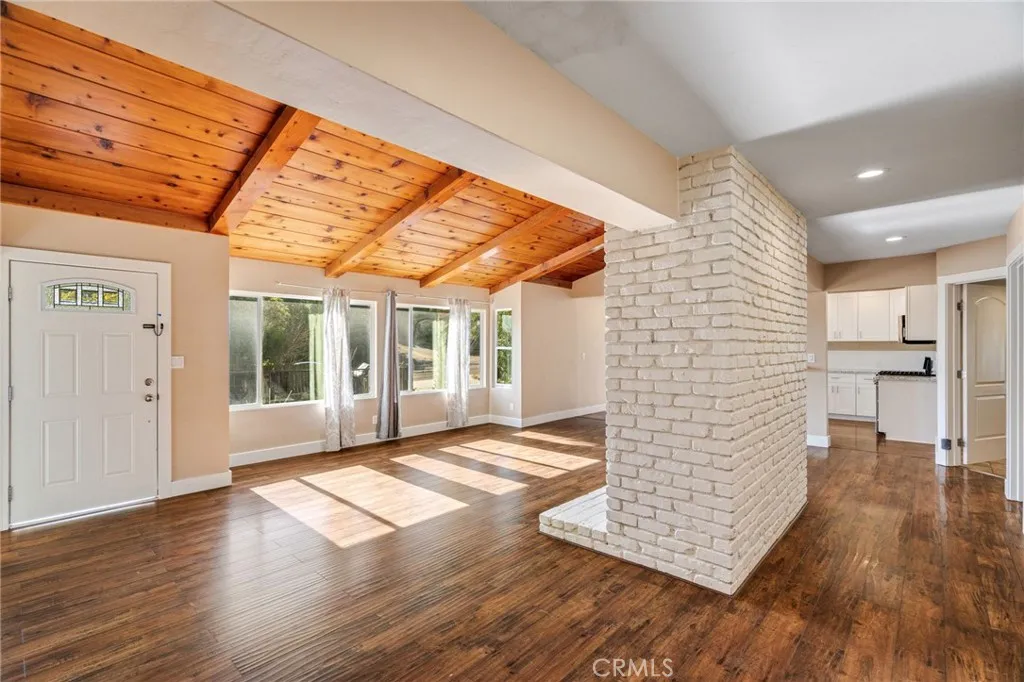 https://cdn.realtyfeed.com/cdn/127/306710354/7047aeec19e001dbd2274a7decd0dda4.webp
