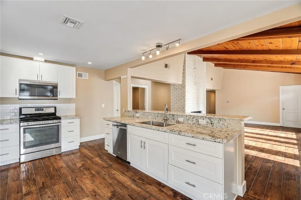 https://cdn.realtyfeed.com/cdn/127/306710354/8c35374686c0e2eae09e8b556305ac7e.webp