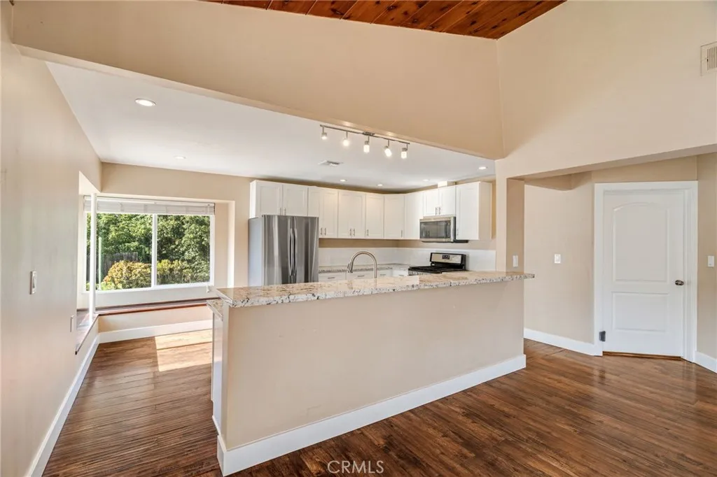 https://cdn.realtyfeed.com/cdn/127/306710354/acdffe34190c4911ffd684a421dd1a7a.webp