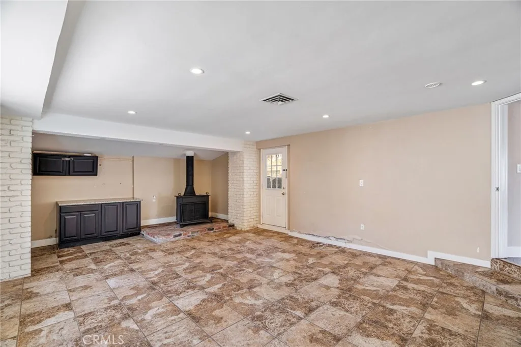 https://cdn.realtyfeed.com/cdn/127/306710354/c1996af576d547ac8f686b46c996d8d4.webp
