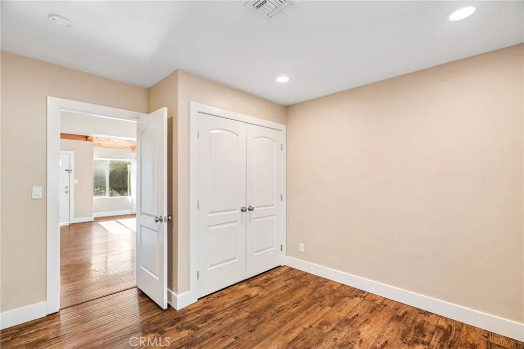 https://cdn.realtyfeed.com/cdn/127/306710354/c39187764156d75d42b3729c0496cf1a.webp