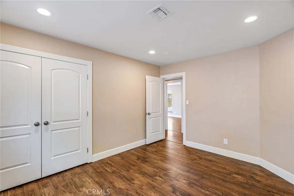 https://cdn.realtyfeed.com/cdn/127/306710354/ddde2f52430b46a06db9286c5d1076fc.webp