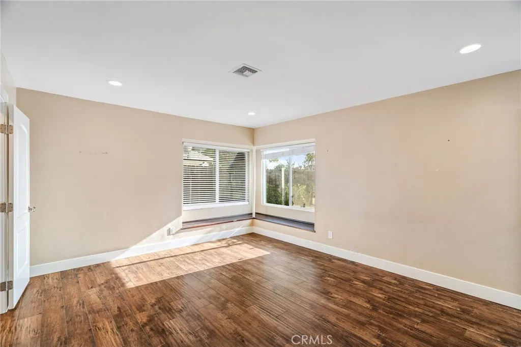 https://cdn.realtyfeed.com/cdn/127/306710354/eedefd9faf7e9c3b344076ca36767337.webp