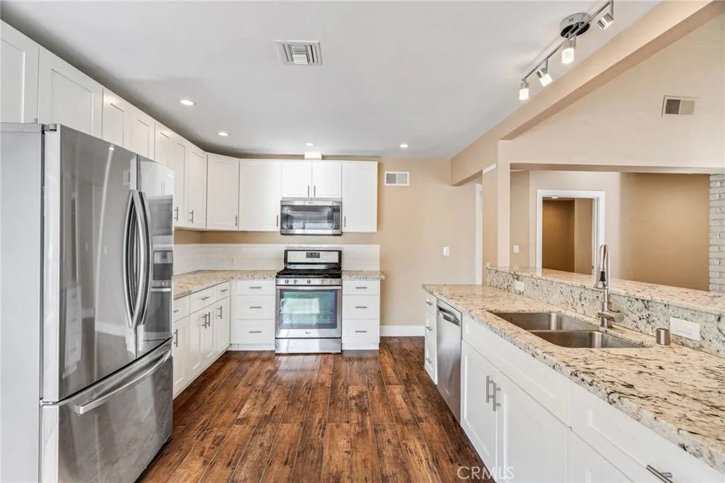 https://cdn.realtyfeed.com/cdn/127/306710354/fb265cfe9094b4a38da43d8c10f40d44.webp