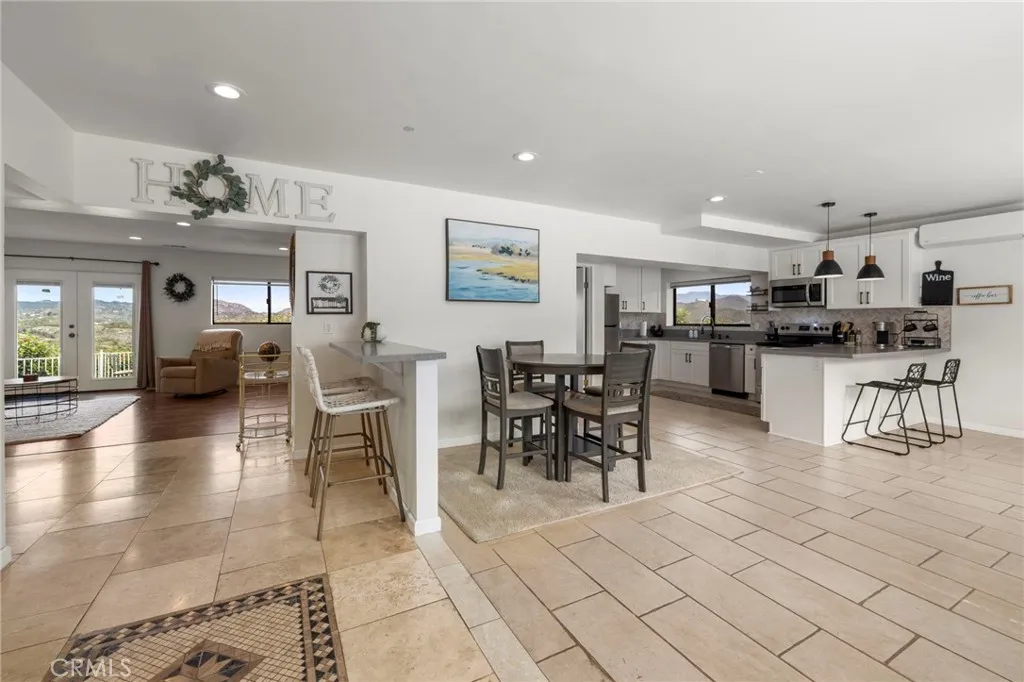 https://cdn.realtyfeed.com/cdn/127/306710377/49c2b2eab34673b7bcddbf1a37ec8a2d.webp