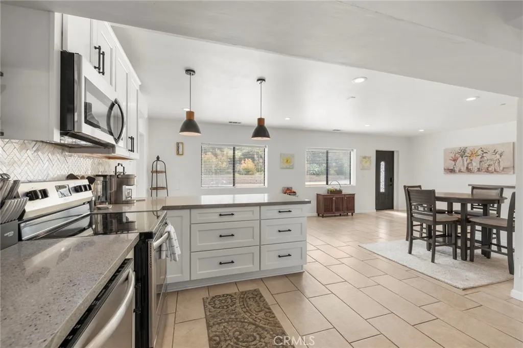 https://cdn.realtyfeed.com/cdn/127/306710377/536ea6cd91b771e1be3bcb96fb253ce4.webp
