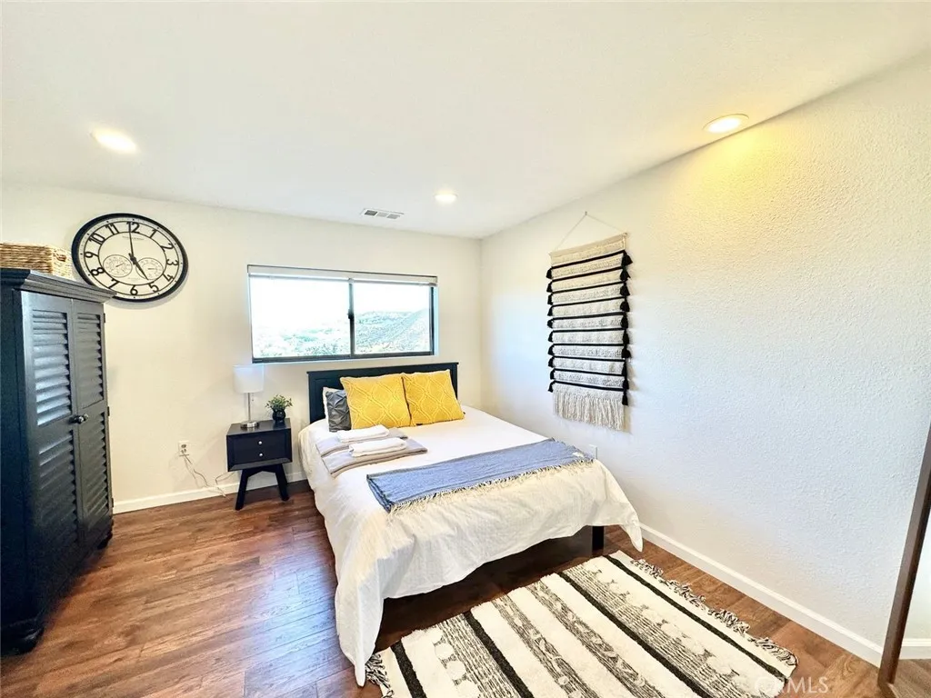 https://cdn.realtyfeed.com/cdn/127/306710377/550d5bb2473ea80e623ec28c08c6eb34.webp