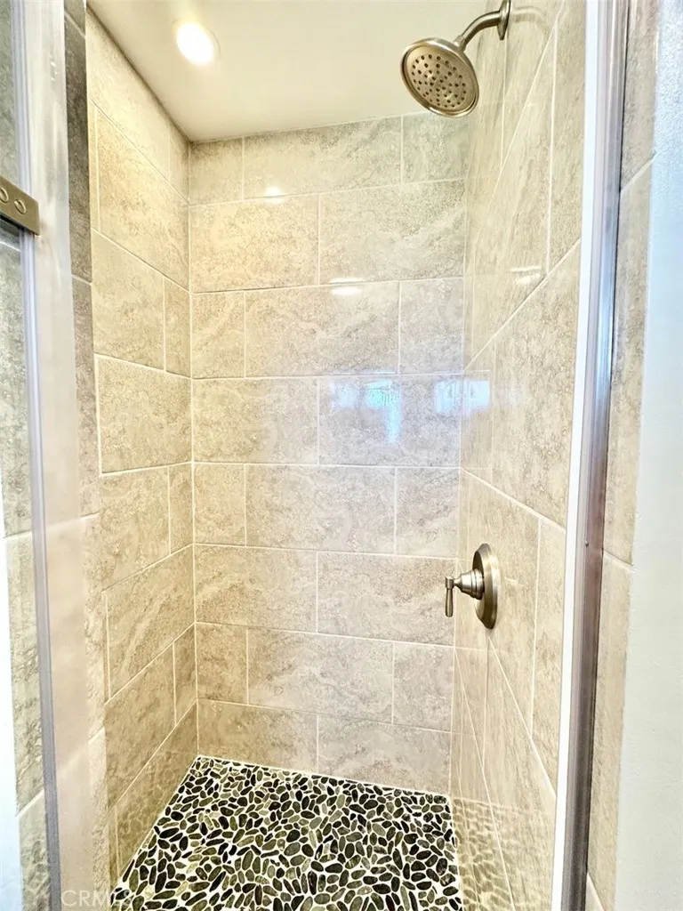 https://cdn.realtyfeed.com/cdn/127/306710377/80f154a5930232970c84414e5e459a5a.webp