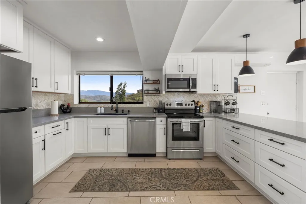 https://cdn.realtyfeed.com/cdn/127/306710377/a0df1cb3d4fe9f0f7cb18f82ef95580b.webp