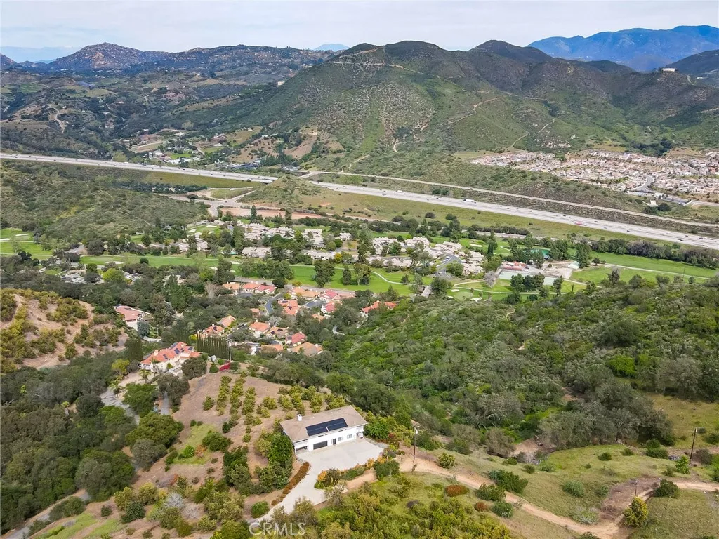 https://cdn.realtyfeed.com/cdn/127/306710377/a968b3a5f1e034a5252b9c9135d149de.webp