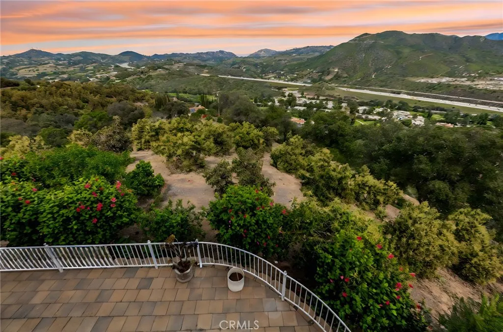 https://cdn.realtyfeed.com/cdn/127/306710377/b1a32135f8517d0b0d7f073c0f2ec87c.webp