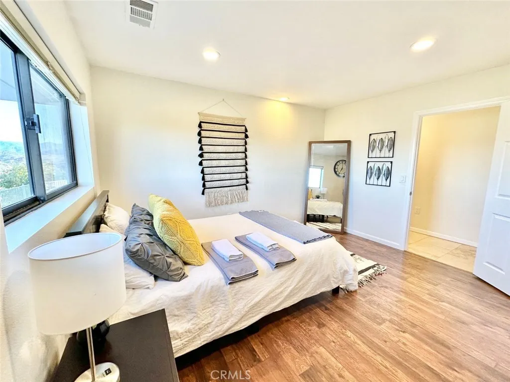 https://cdn.realtyfeed.com/cdn/127/306710377/b892fc401b77919eb6d93ca679323dfa.webp