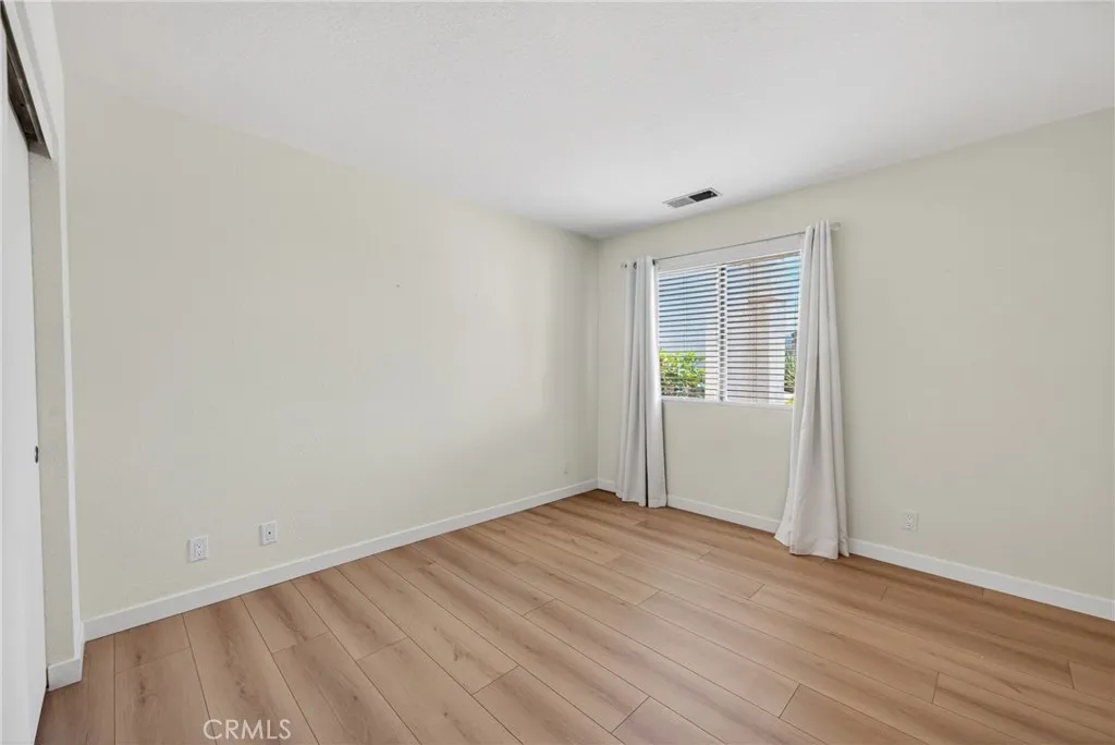 https://cdn.realtyfeed.com/cdn/127/306710406/22d382ca125ac4bfef672d81655e76ef.webp