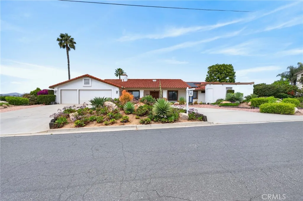 https://cdn.realtyfeed.com/cdn/127/306710406/2d721fc2c4ca12e5c2ace470014625bd.webp