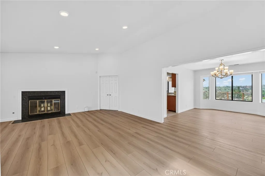 https://cdn.realtyfeed.com/cdn/127/306710406/37fafeff33c809c81b99abfee9895f75.webp