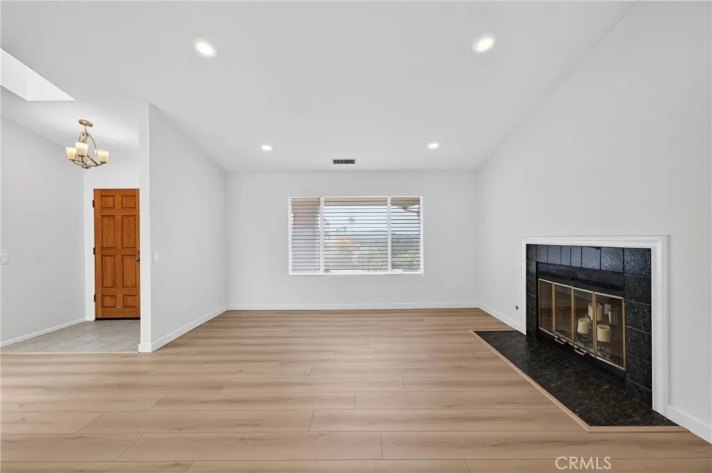 https://cdn.realtyfeed.com/cdn/127/306710406/46367fac228761fb6ed30ee9dd79e9af.webp