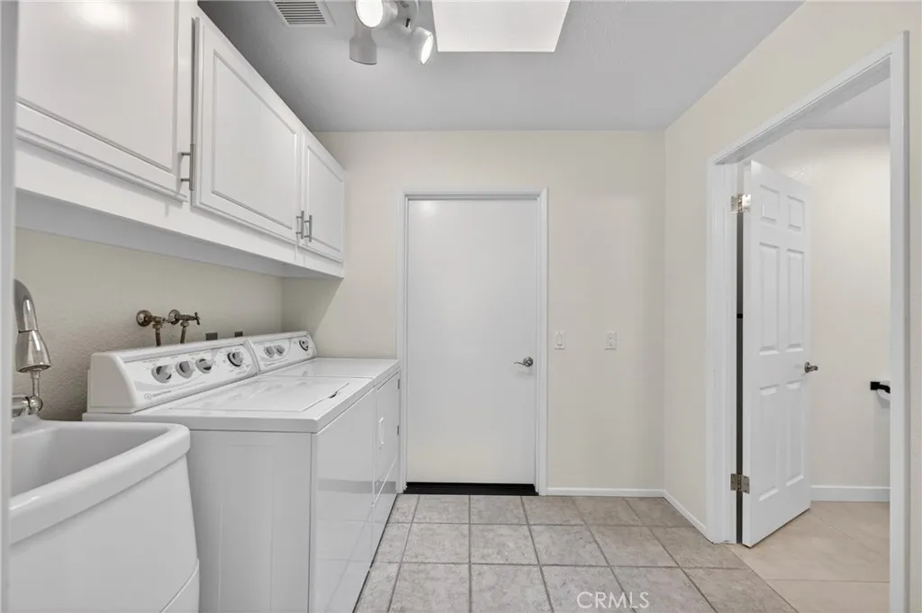 https://cdn.realtyfeed.com/cdn/127/306710406/548a4b6aabd5404188a93a5527054cb3.webp
