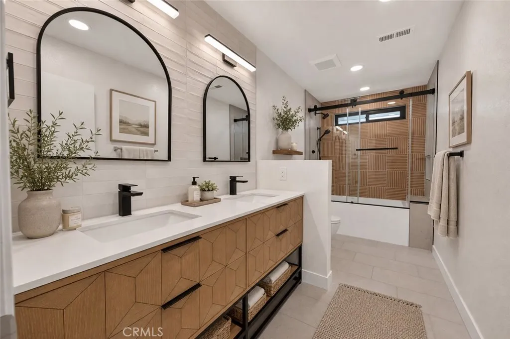 https://cdn.realtyfeed.com/cdn/127/306710406/5655fe4d21186142007e5b91e5deec9c.webp