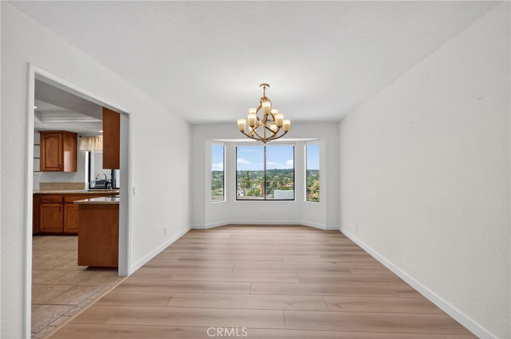 https://cdn.realtyfeed.com/cdn/127/306710406/856fa15af64a6458f2a8704a9e74ffc5.webp