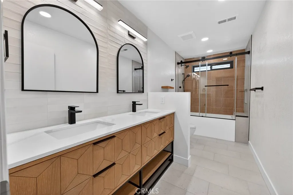 https://cdn.realtyfeed.com/cdn/127/306710406/8f31221c118f39ffd1892d19457a727d.webp
