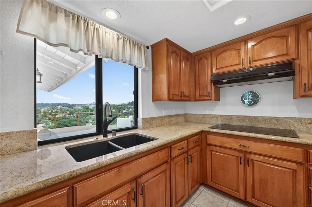 https://cdn.realtyfeed.com/cdn/127/306710406/967c323a9c26d8e05321523bbf64f92d.webp