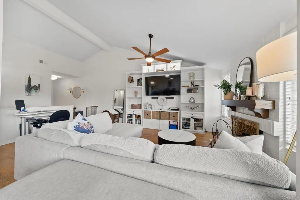 https://cdn.realtyfeed.com/cdn/127/306710420/c4dfc912e328d64bfd3bdfd9dc202ffb.webp