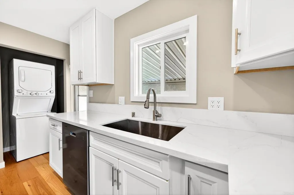 https://cdn.realtyfeed.com/cdn/127/306710445/1b998a7924bef755af46af7424137136.webp