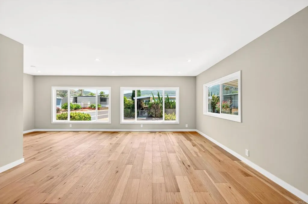 https://cdn.realtyfeed.com/cdn/127/306710445/28512ae663ca80f5fcf28fd053c0755c.webp