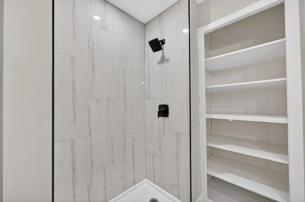 https://cdn.realtyfeed.com/cdn/127/306710445/81f0fae0547fecdffb5a442c0cac82a7.webp
