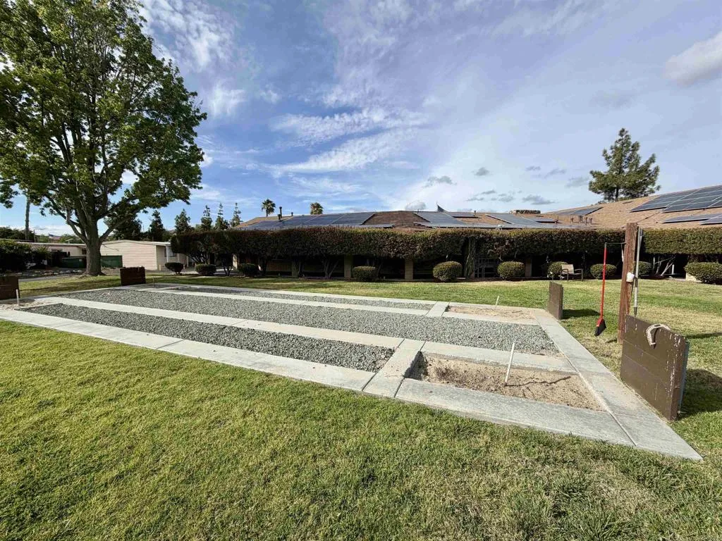 https://cdn.realtyfeed.com/cdn/127/306710445/984db1184ed8ffb55d079e4b6e9b37d8.webp