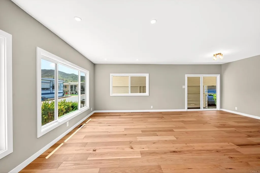 https://cdn.realtyfeed.com/cdn/127/306710445/bfe6b8732ed1efb02e7da652b24ca280.webp