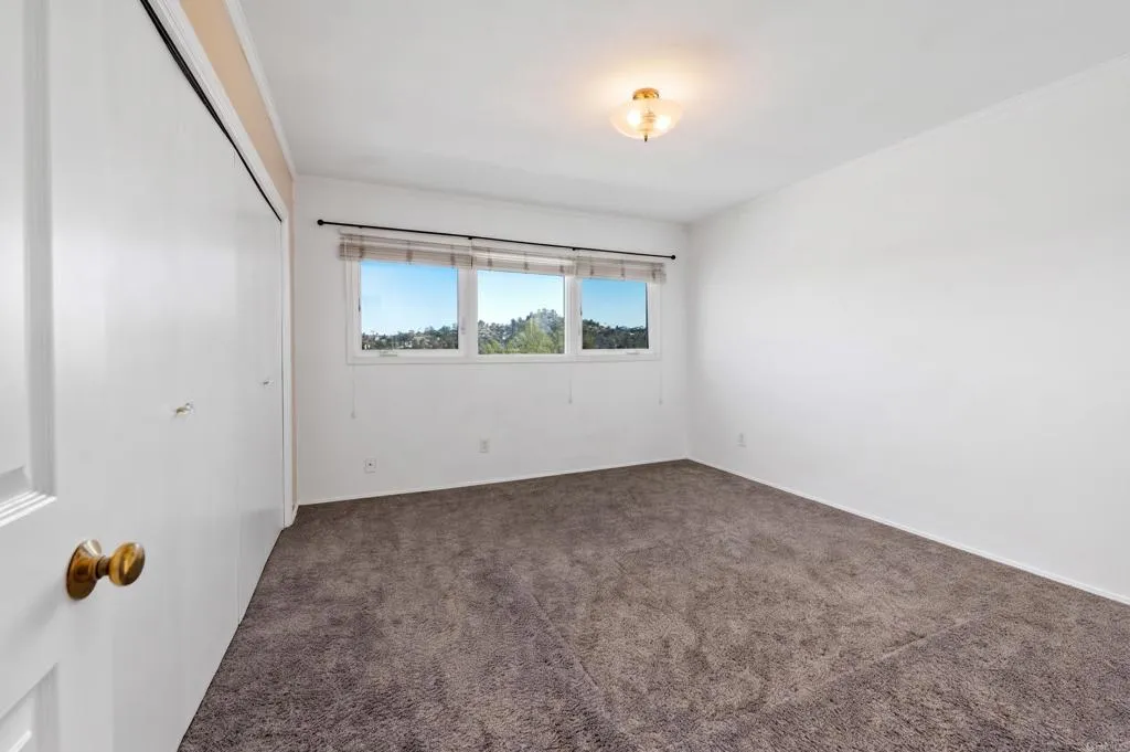 https://cdn.realtyfeed.com/cdn/127/306710449/1b7f65602308837fc939ddb8e2507e7d.webp