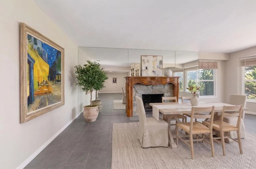 https://cdn.realtyfeed.com/cdn/127/306710449/914873a0a0f31ca3040af2988346b2c0.webp