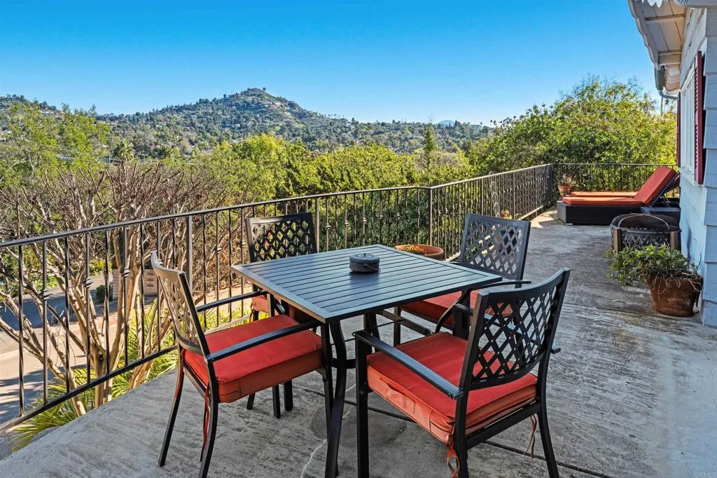 https://cdn.realtyfeed.com/cdn/127/306710449/bd3ea577b31198202364bf5dc23d9c39.webp