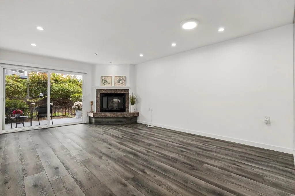 https://cdn.realtyfeed.com/cdn/127/306710488/6cf11d30623facf05d170cba1b0f3619.webp