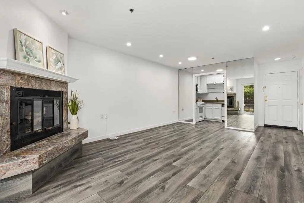 https://cdn.realtyfeed.com/cdn/127/306710488/bdd99b911abe339cafa11651be630903.webp