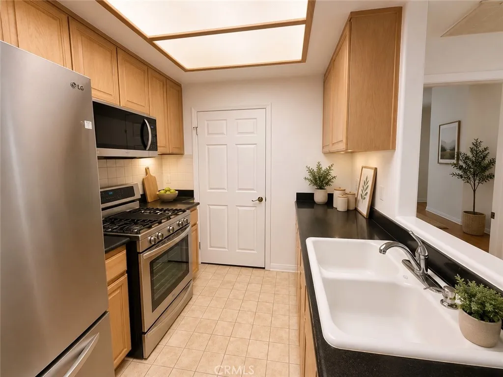 1516 Hi Point, Los Angeles, CA 90035 - Photo 3 of 18, Los Angeles, CA