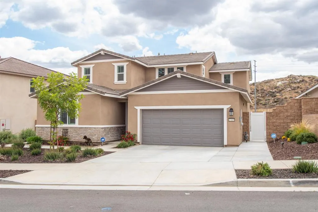 Menifee, CA 92585