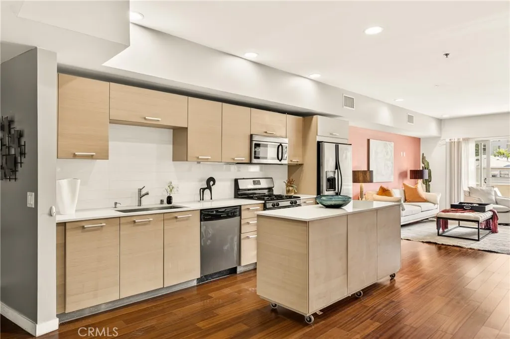 5016 Bakman UNIT 205, North Hollywood, CA, 91601