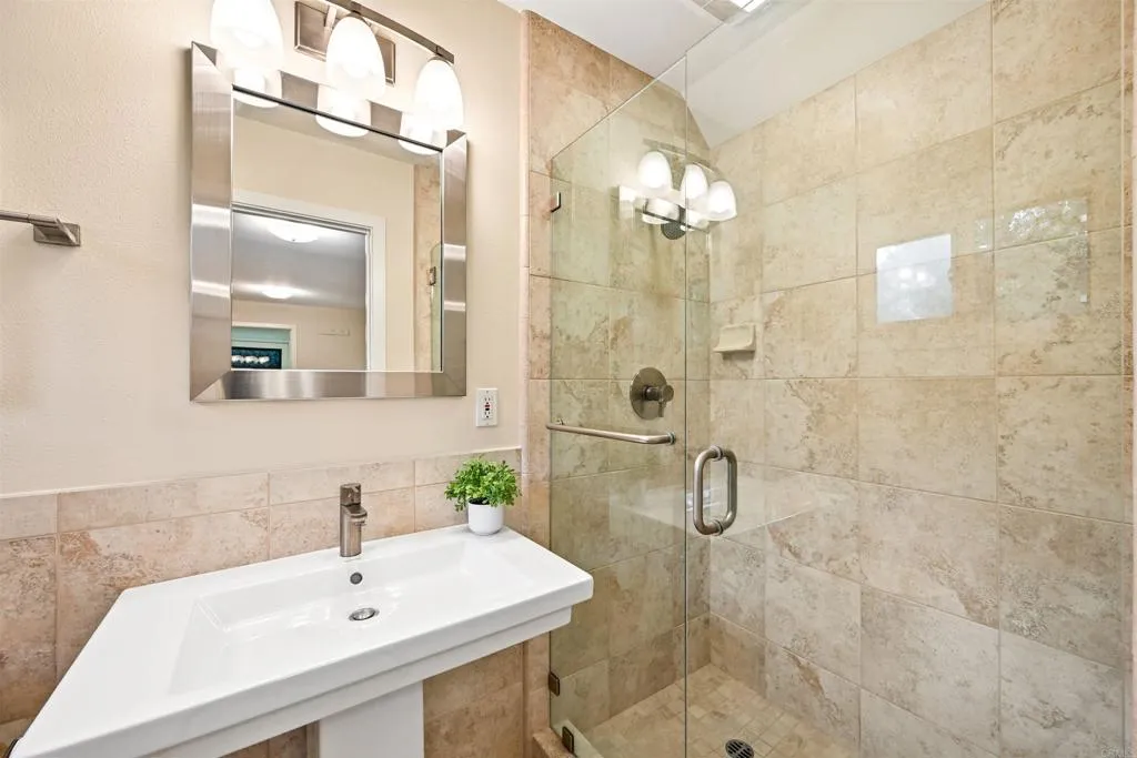 https://cdn.realtyfeed.com/cdn/127/306710616/18937148c8c3ef83b78967ec05a72ba4.webp