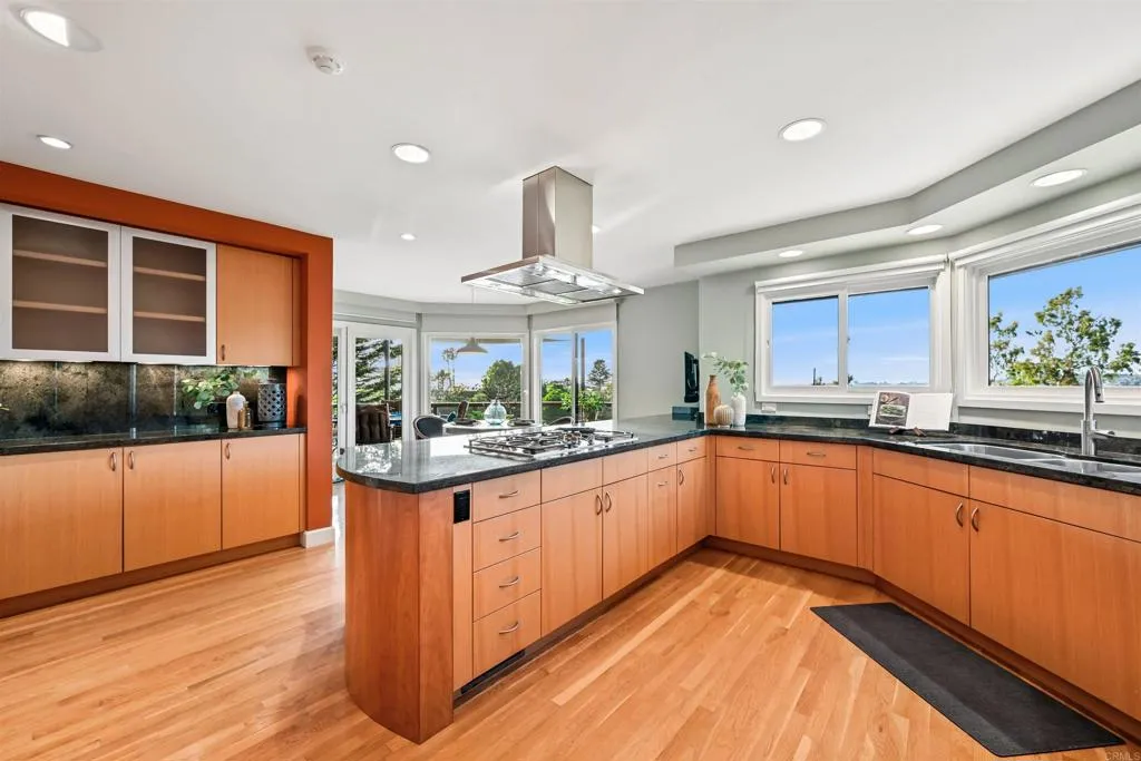 https://cdn.realtyfeed.com/cdn/127/306710616/1dd86ee2ee2e786c452c529714bc5cdf.webp