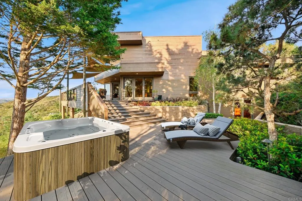 https://cdn.realtyfeed.com/cdn/127/306710616/5f8e2265d4e8e9cdc07c9e2b610d9629.webp