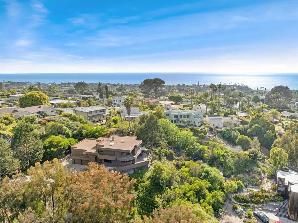 https://cdn.realtyfeed.com/cdn/127/306710616/7ba37248be9b30c39b3053ed85bf7b7d.webp
