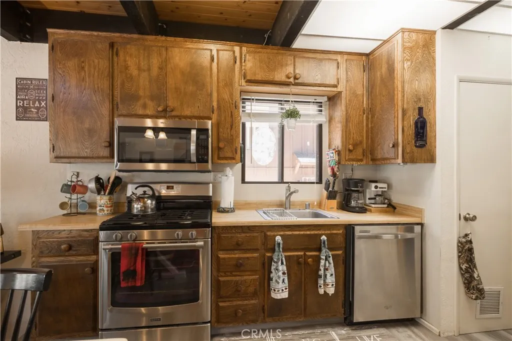 39945 Trail Of The Whispering Pines, Big Bear Lake, CA, 92315