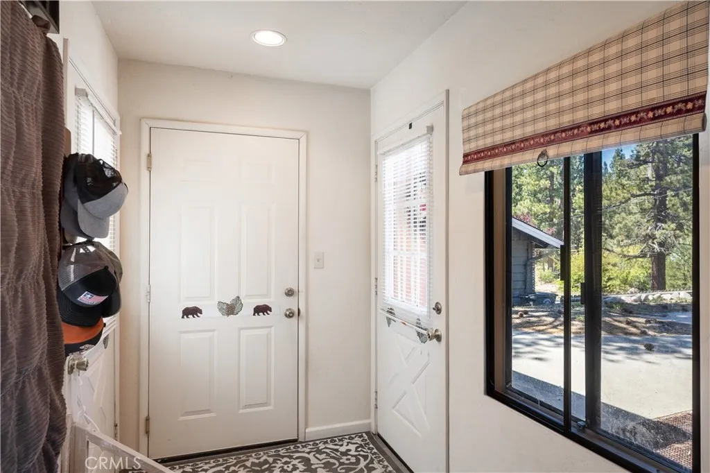 39945 Trail Of The Whispering Pines, Big Bear Lake, CA, 92315