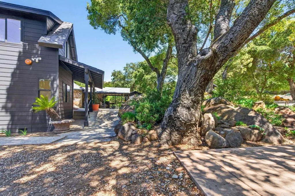 https://cdn.realtyfeed.com/cdn/127/306710659/00af59eeac50846619c0f96b3a627efc.webp